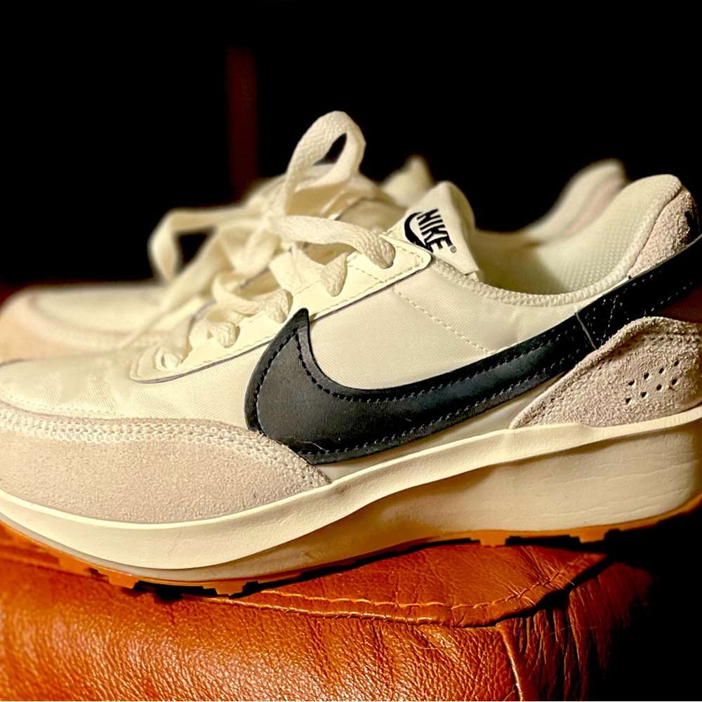 Women’s NIKE size 6.5